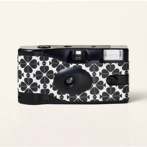 Kate Spade NIB Black/White Floral Camera 📸